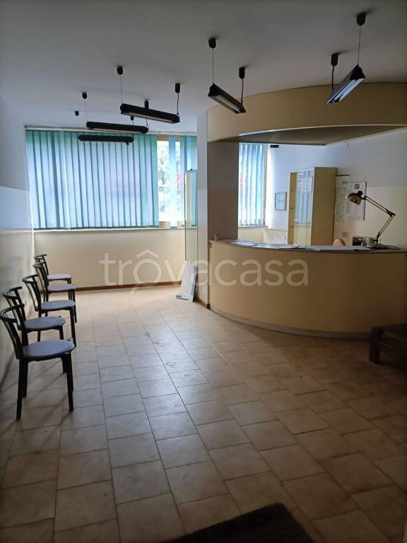 negozio in vendita a Vignola