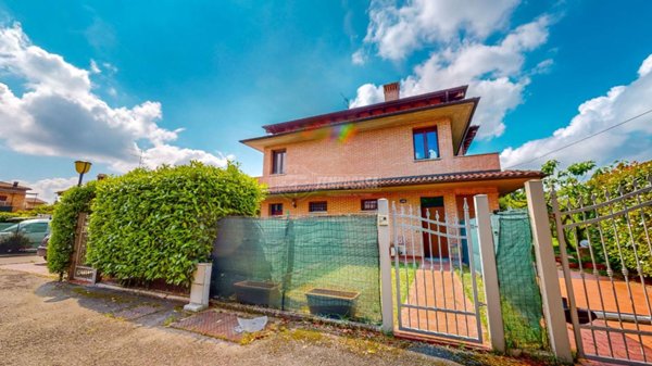 casa indipendente in vendita a Vignola