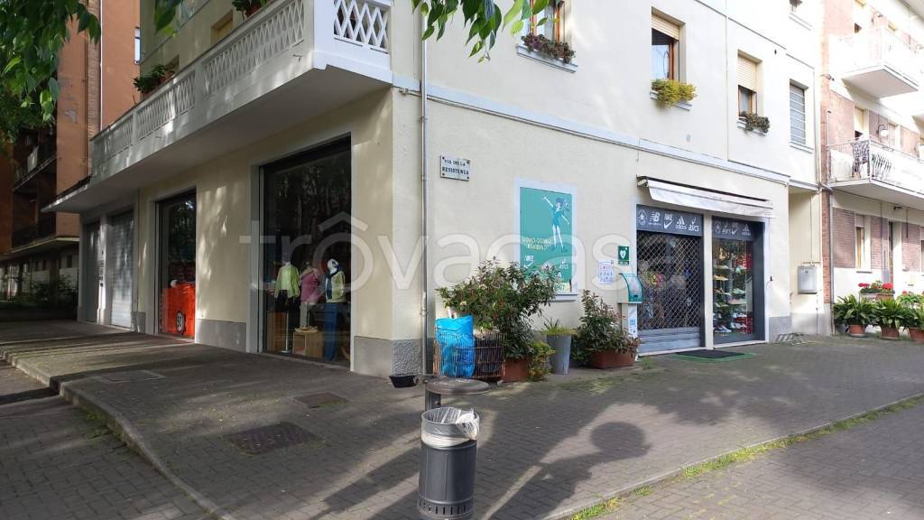 negozio in vendita a Vignola