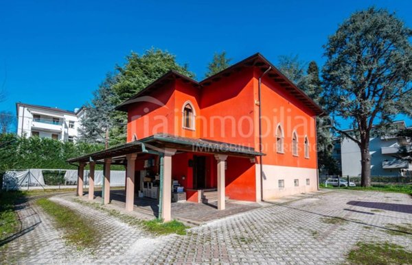 casa indipendente in vendita a Vignola