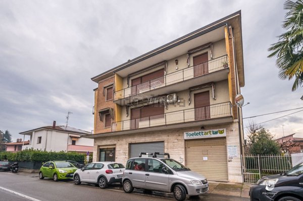 locale commerciale in vendita a Vignola