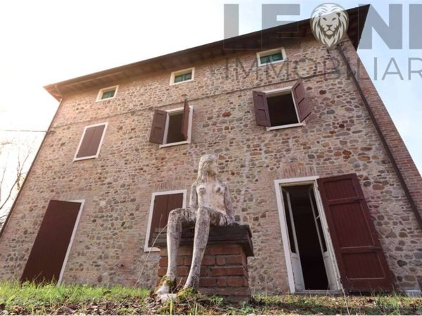casa indipendente in vendita a Vignola
