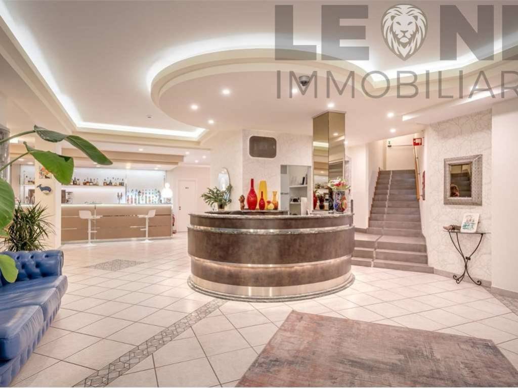 intera palazzina in vendita a Vignola in zona Bettolino