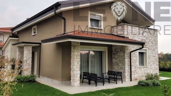 casa indipendente in vendita a Vignola