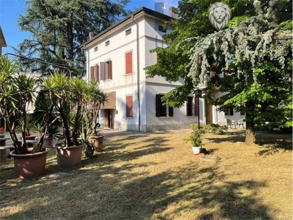 casa indipendente in vendita a Vignola