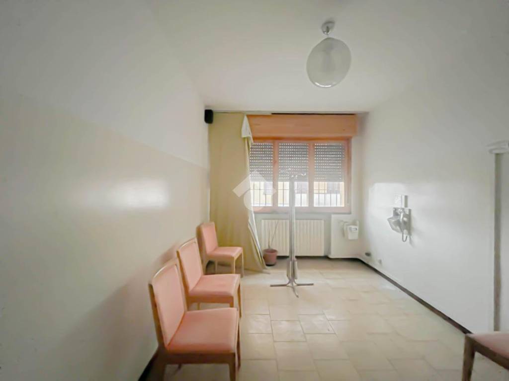 ufficio in vendita a Vignola