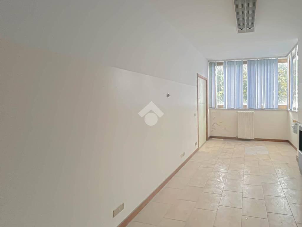 ufficio in vendita a Vignola