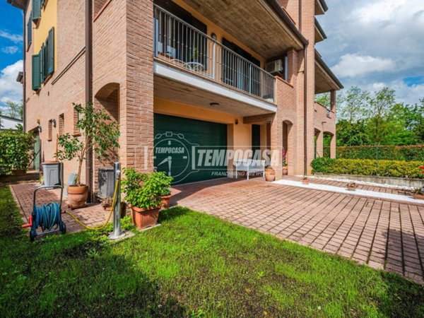casa indipendente in vendita a Vignola in zona Bettolino