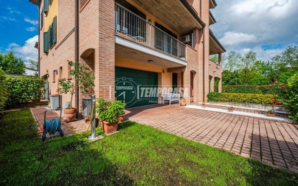 casa indipendente in vendita a Vignola in zona Bettolino