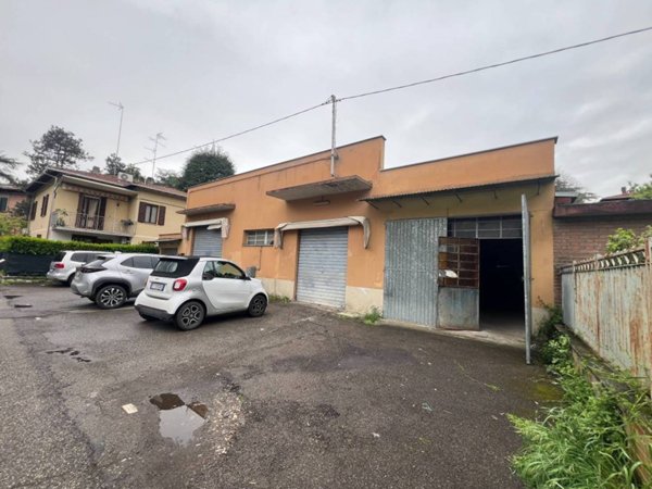 negozio in vendita a Vignola