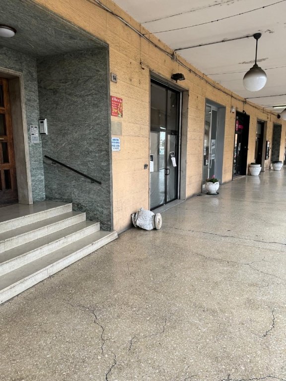 negozio in vendita a Vignola