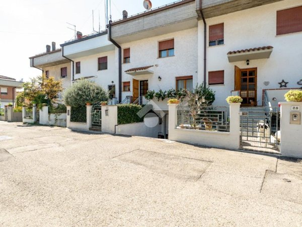 casa indipendente in vendita a Vignola in zona Bettolino