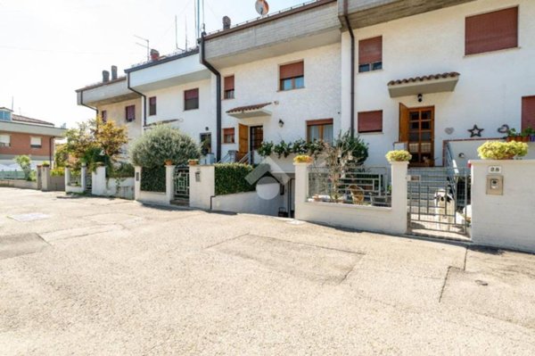 casa indipendente in vendita a Vignola in zona Bettolino