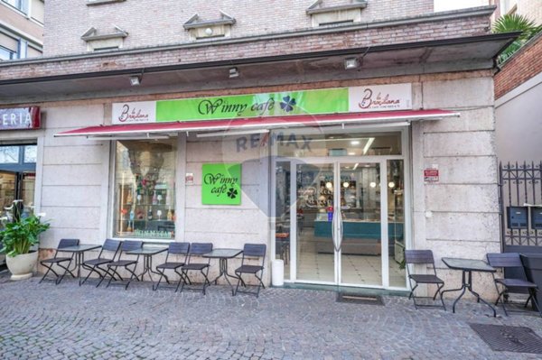 negozio in vendita a Vignola
