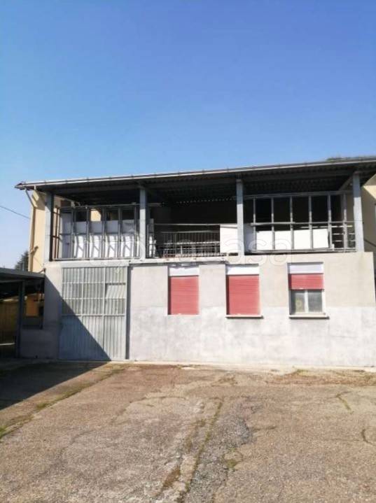 negozio in vendita a Vignola