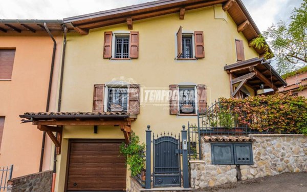 casa indipendente in vendita a Vignola