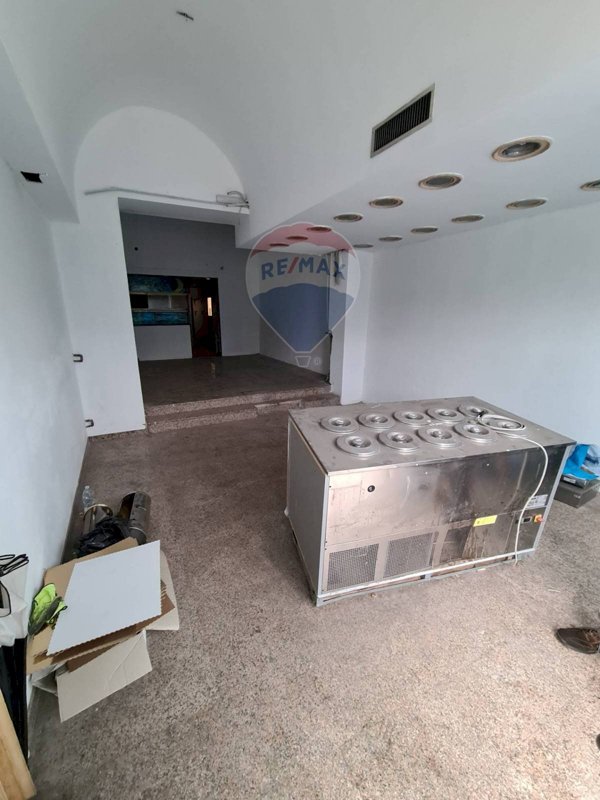 negozio in vendita a Vignola