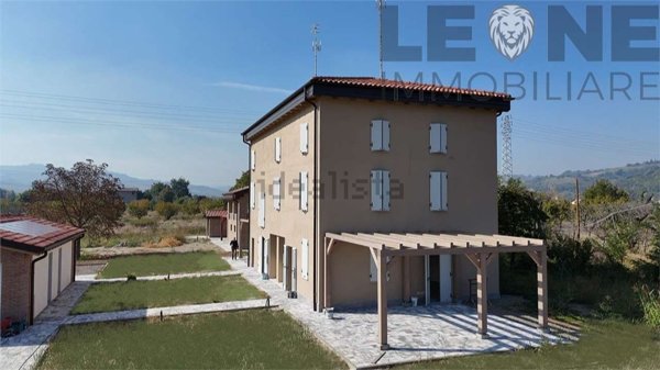 casa indipendente in vendita a Vignola