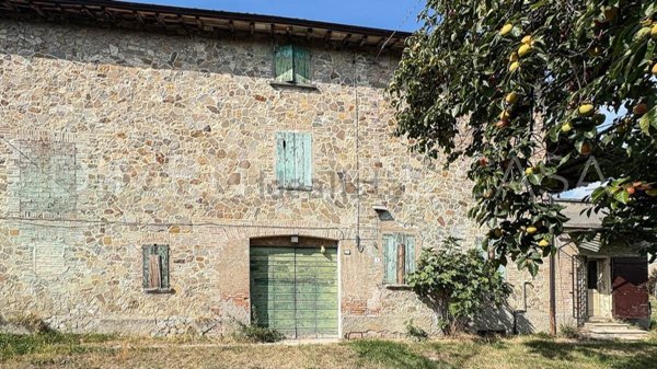 casale in vendita a Vignola