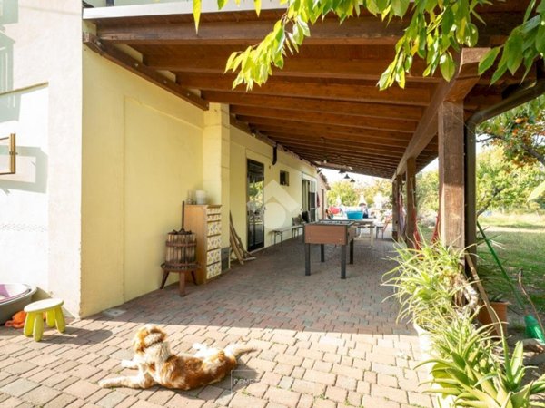 casa indipendente in vendita a Vignola in zona Bettolino