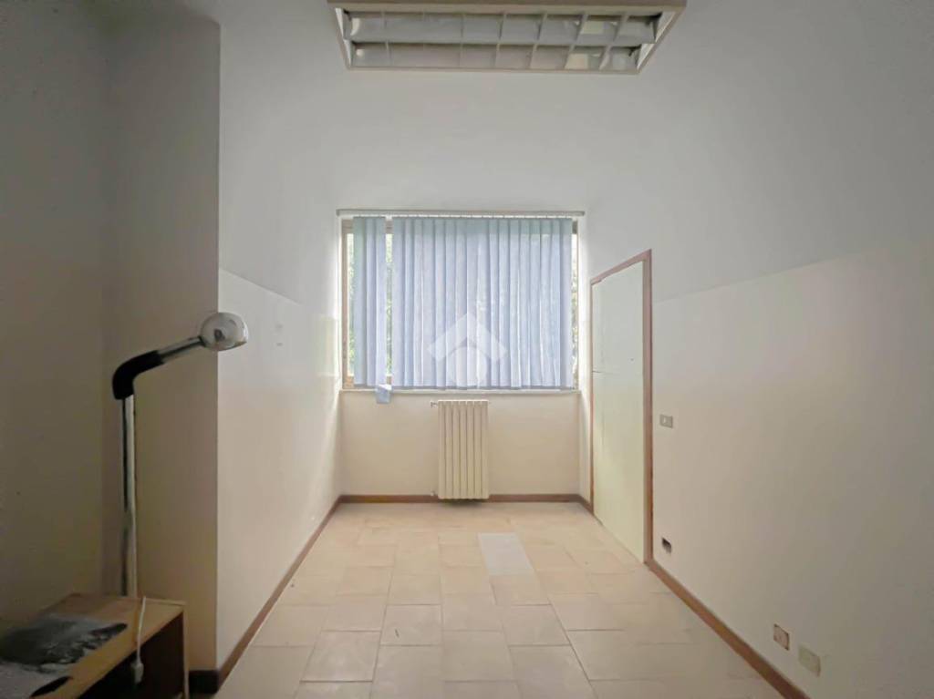 ufficio in vendita a Vignola