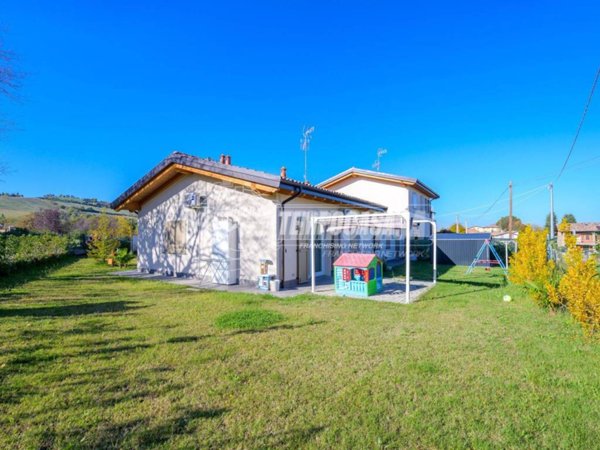 casa indipendente in vendita a Vignola in zona Bettolino