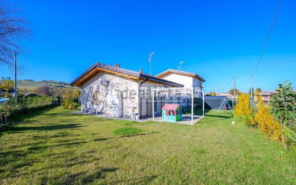 casa indipendente in vendita a Vignola in zona Bettolino