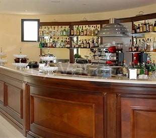 negozio in vendita a Vignola