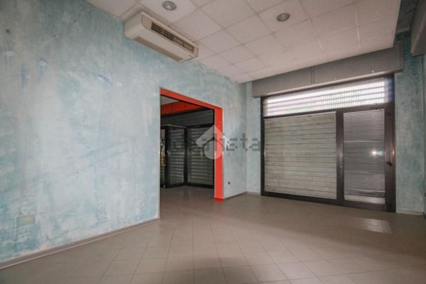 negozio in vendita a Vignola