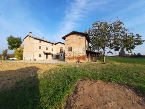 casale in vendita a Vignola