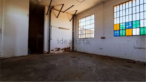 locale di sgombero in vendita a Vignola