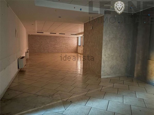 locale commerciale in vendita a Vignola