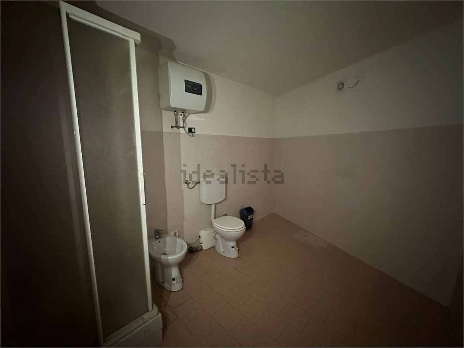 negozio in vendita a Vignola