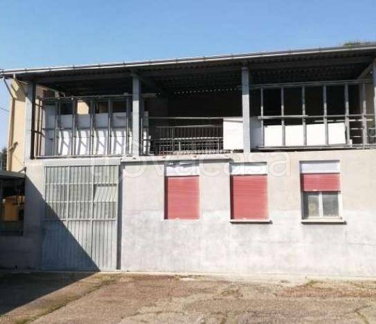 capannone in vendita a Vignola