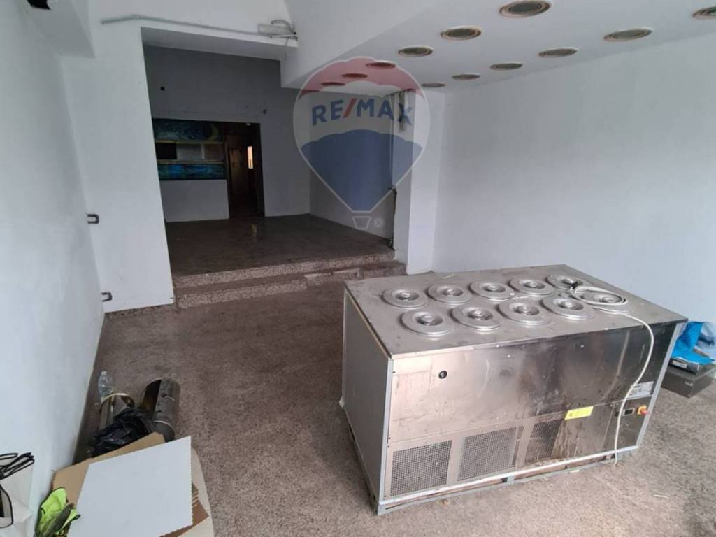 negozio in vendita a Vignola