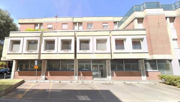 negozio in vendita a Vignola