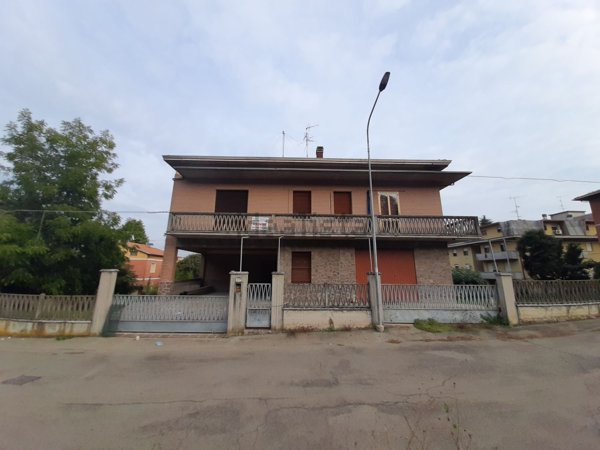 casa indipendente in vendita a Vignola