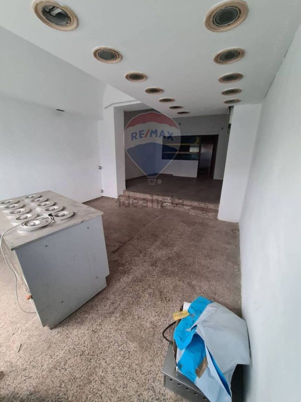 locale commerciale in vendita a Vignola