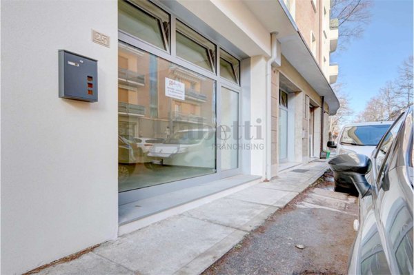 negozio in vendita a Vignola