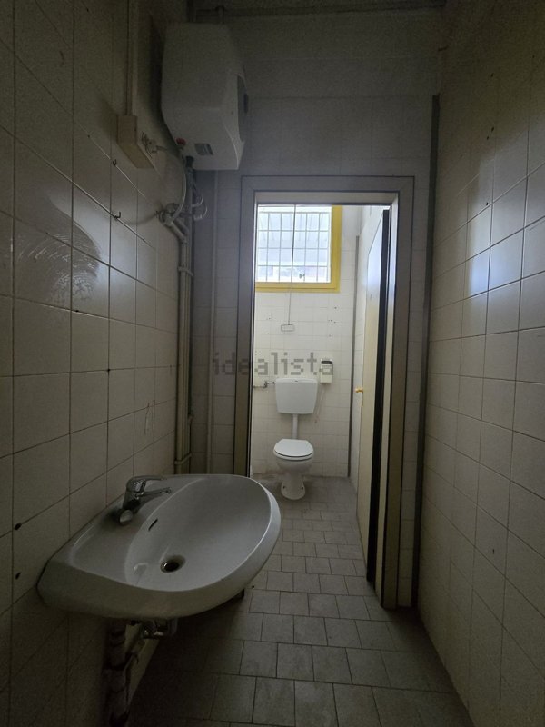 negozio in vendita a Vignola