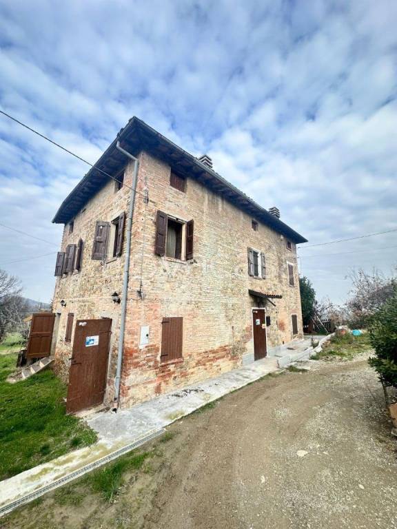 casa indipendente in vendita a Vignola in zona Campiglio