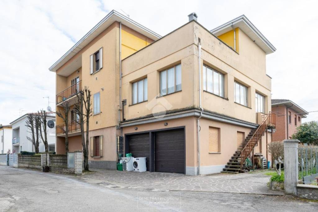 appartamento in vendita a Vignola in zona Bettolino