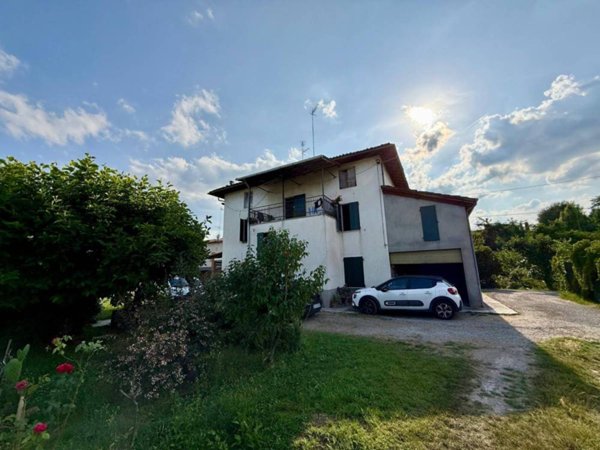 appartamento in vendita a Vignola in zona Bettolino