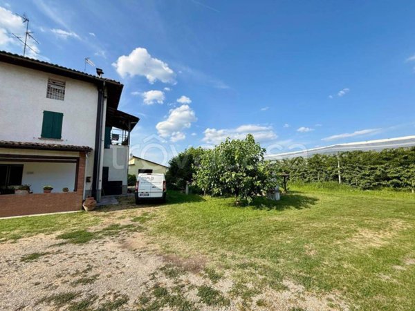 appartamento in vendita a Vignola in zona Bettolino