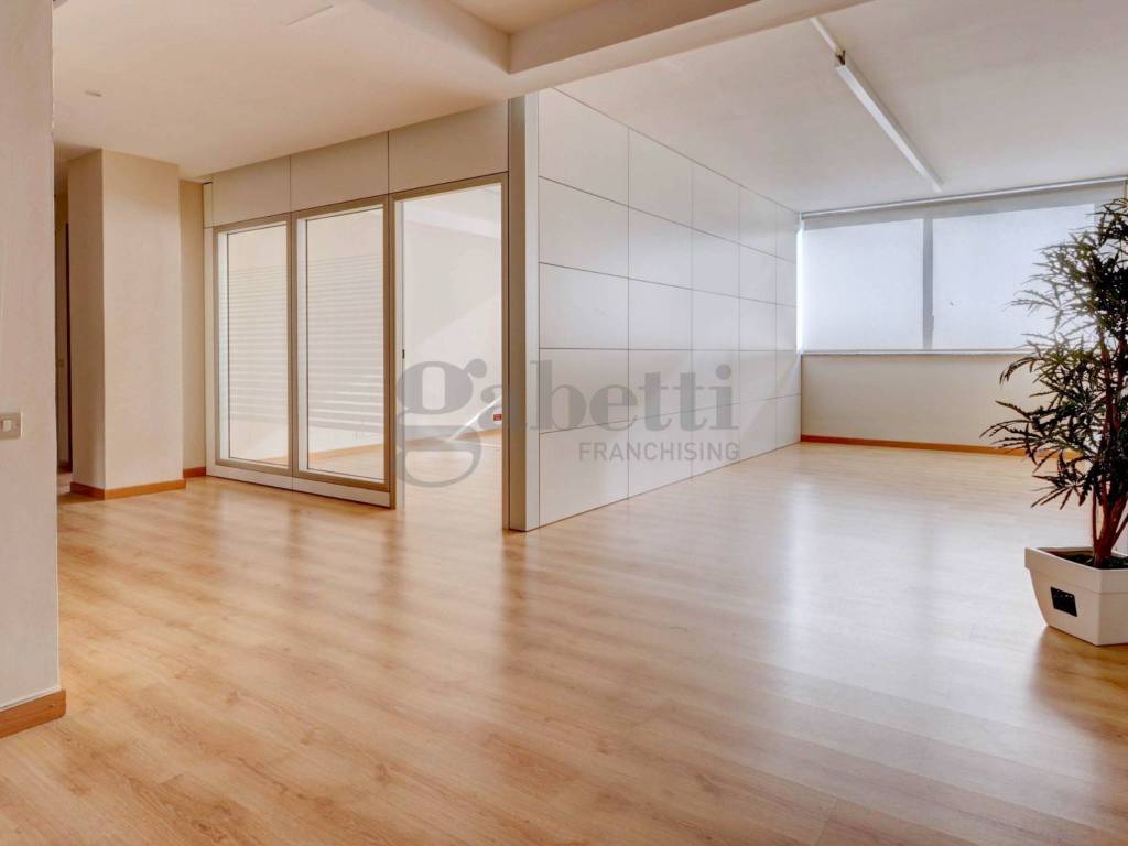 ufficio in vendita a Vignola