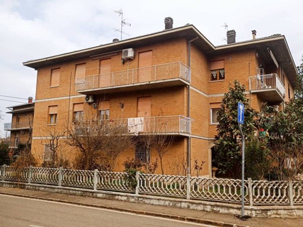 appartamento in vendita a Vignola in zona Pratomaggiore