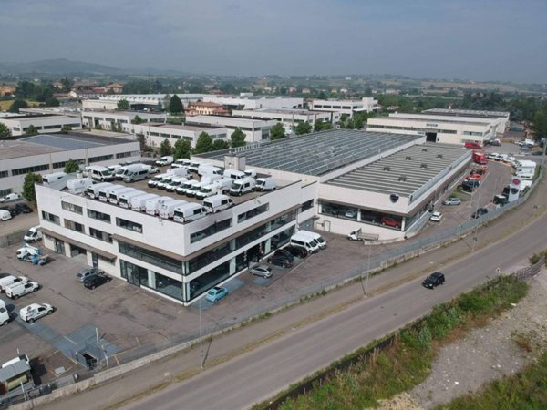 locale commerciale in vendita a Vignola