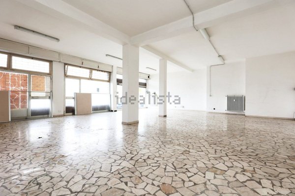 negozio in vendita a Vignola