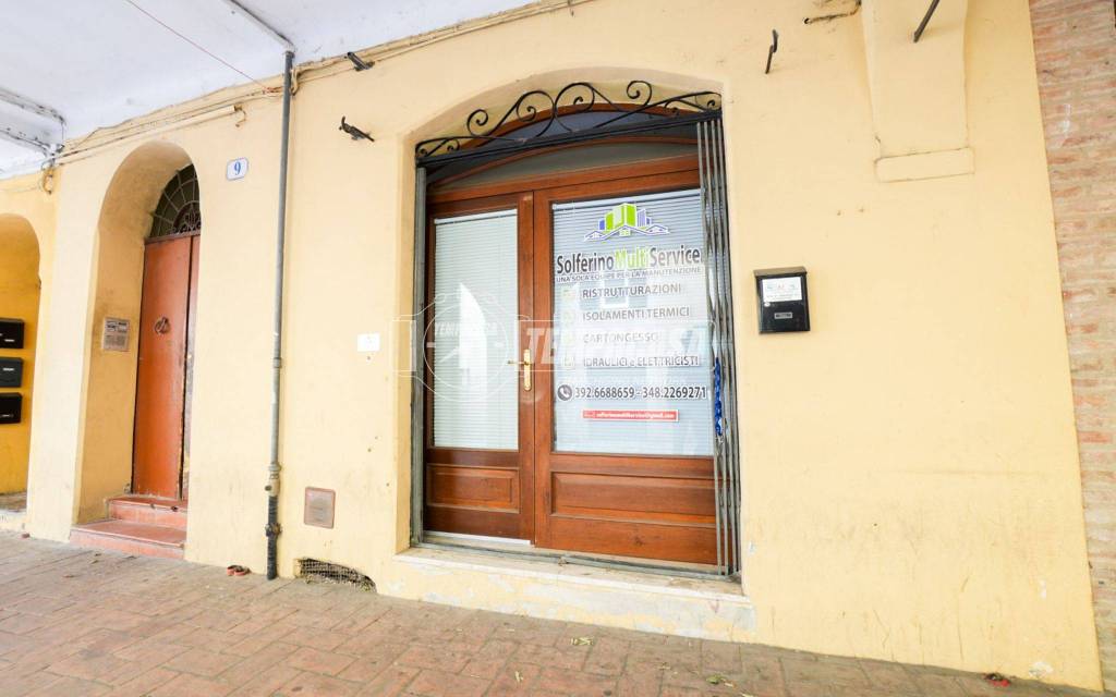 locale di sgombero in vendita a Vignola