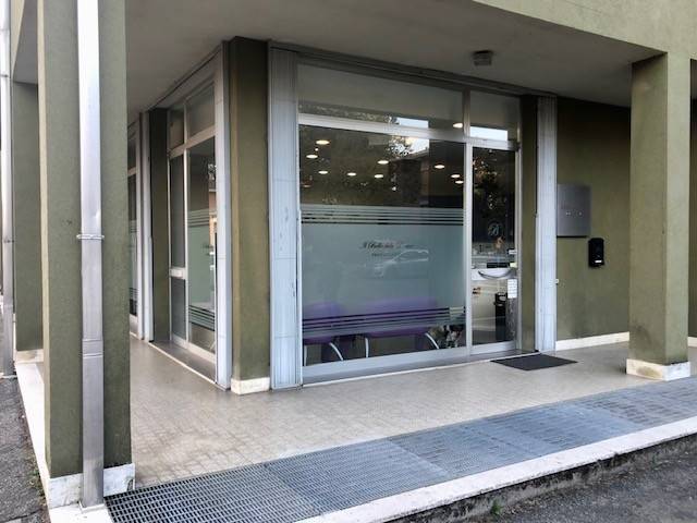 negozio in vendita a Vignola in zona Pratomaggiore